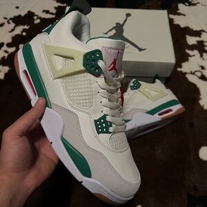 Jordan 4 Pine Green